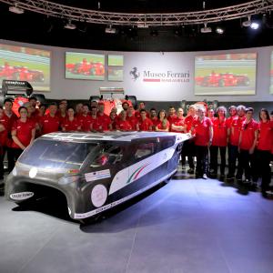 Pesentazione del veicolo solare (presso Galleria Ferrari)